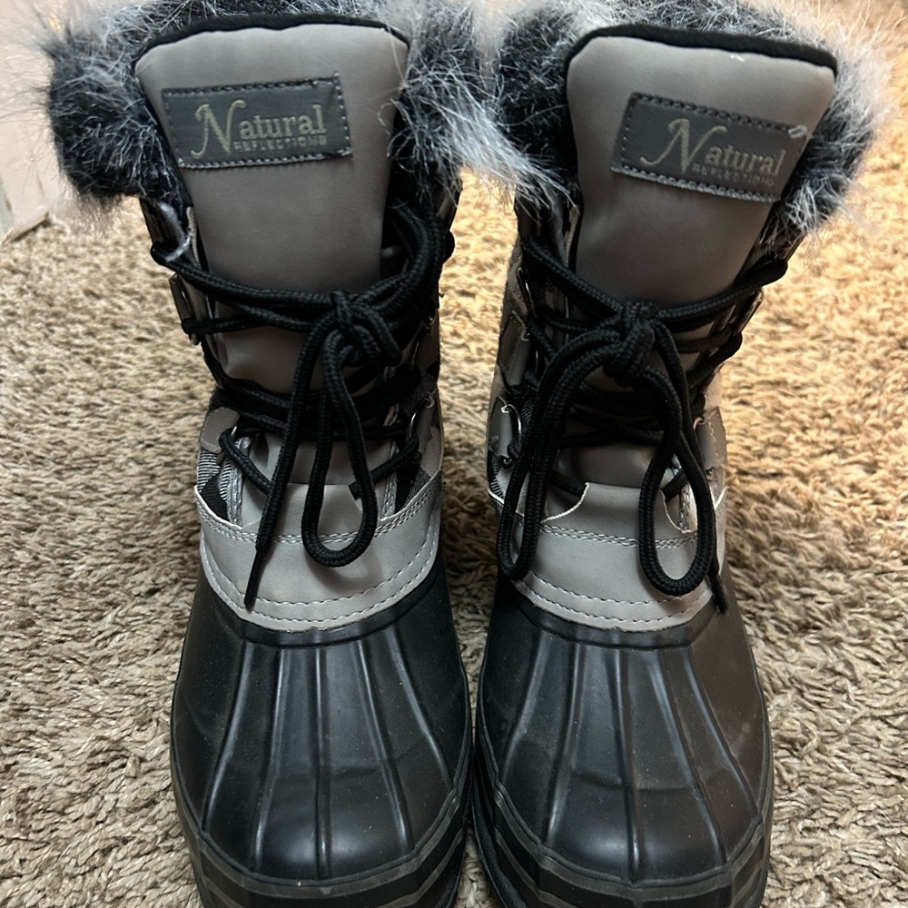Natural Reflections Black and Gray Winter Boots